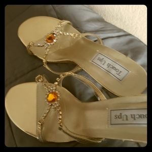 Size 8 glass bead evening wedding shoes